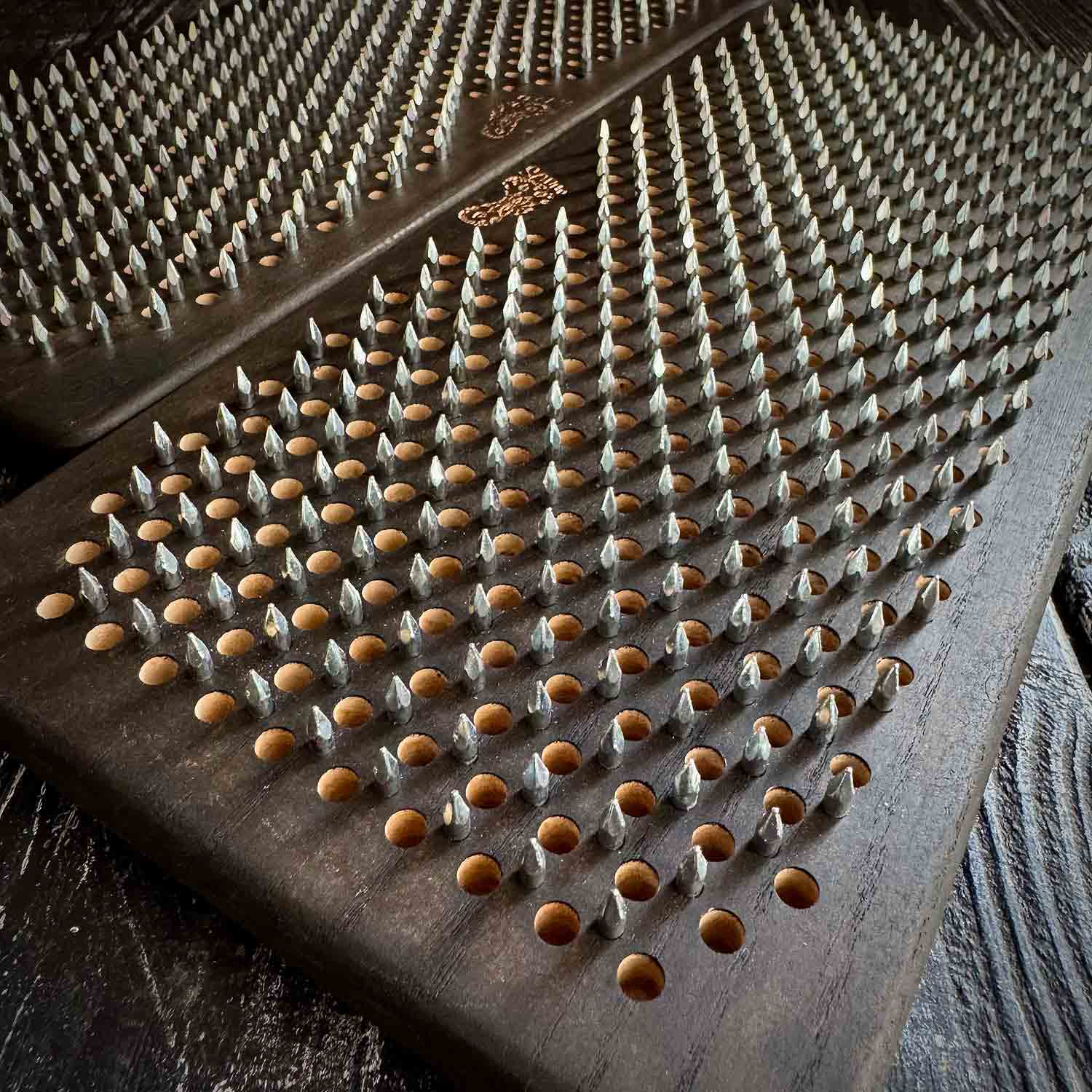 nail board for yoga with step 10 mm in black color